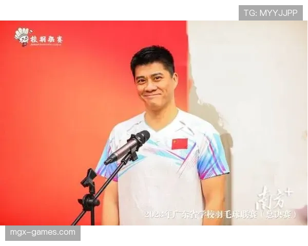 傅海峰比赛间隙买豪车，教练都懵了他这是在打羽毛球还是在抢拍卖会？